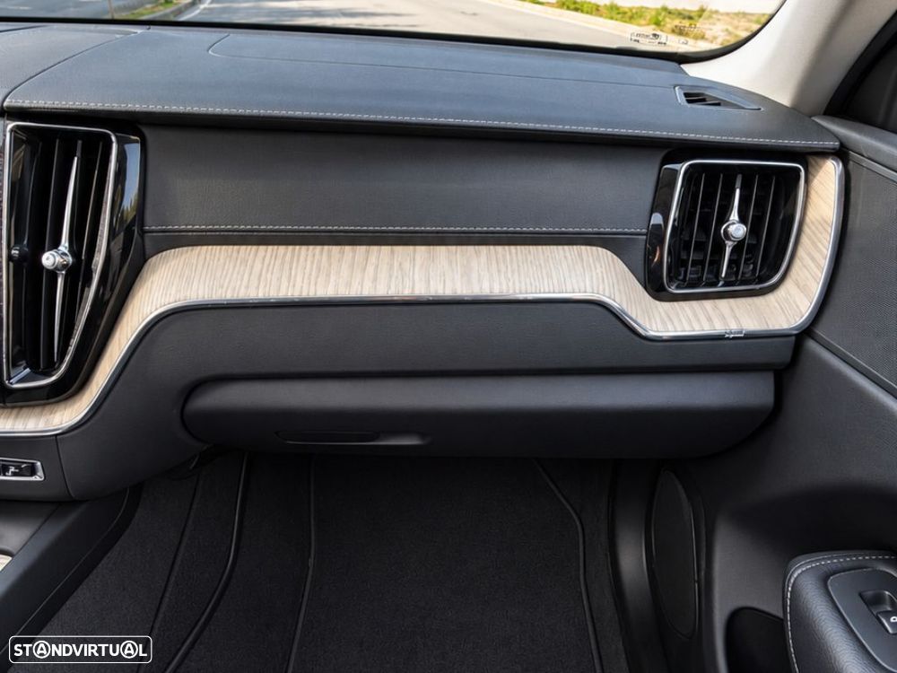 Volvo XC 60 2.0 T8 PHEV Inscription AWD - 14
