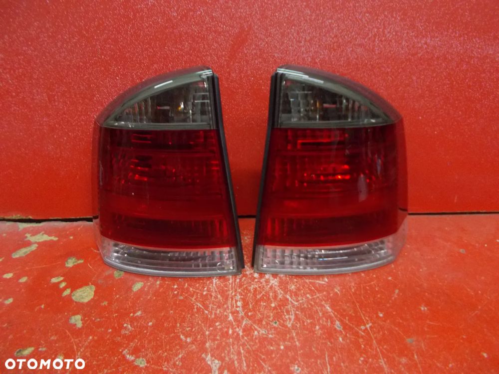 OPEL VECTRA C SEDAN LAMPA PRAWA LEWA TYŁ TYLNA