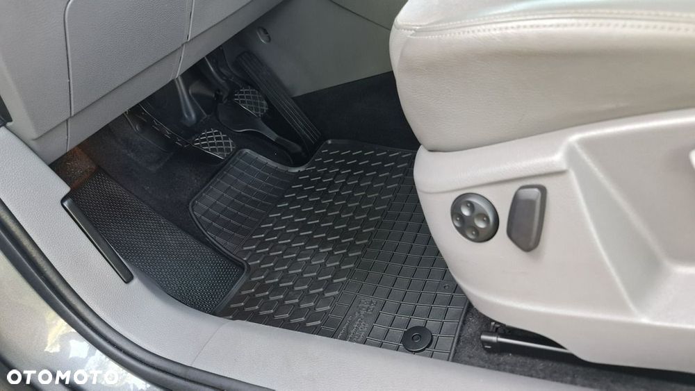 Volkswagen Sharan 2.0 TDI Highline - 16