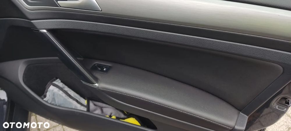 Volkswagen Golf - 24