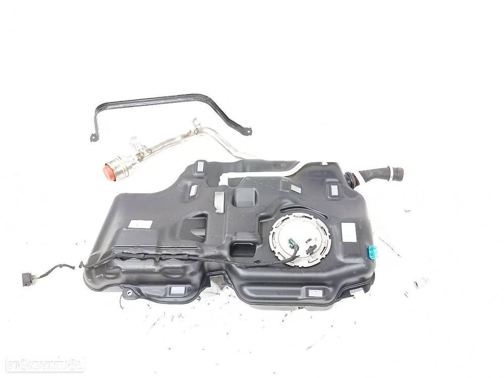 DEPÓSITO DE COMBUSTÍVEL MERCEDES-BENZ CLASE GLA BM 247 - 1