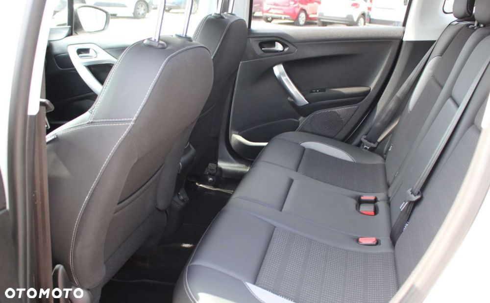 Peugeot 2008 - 14