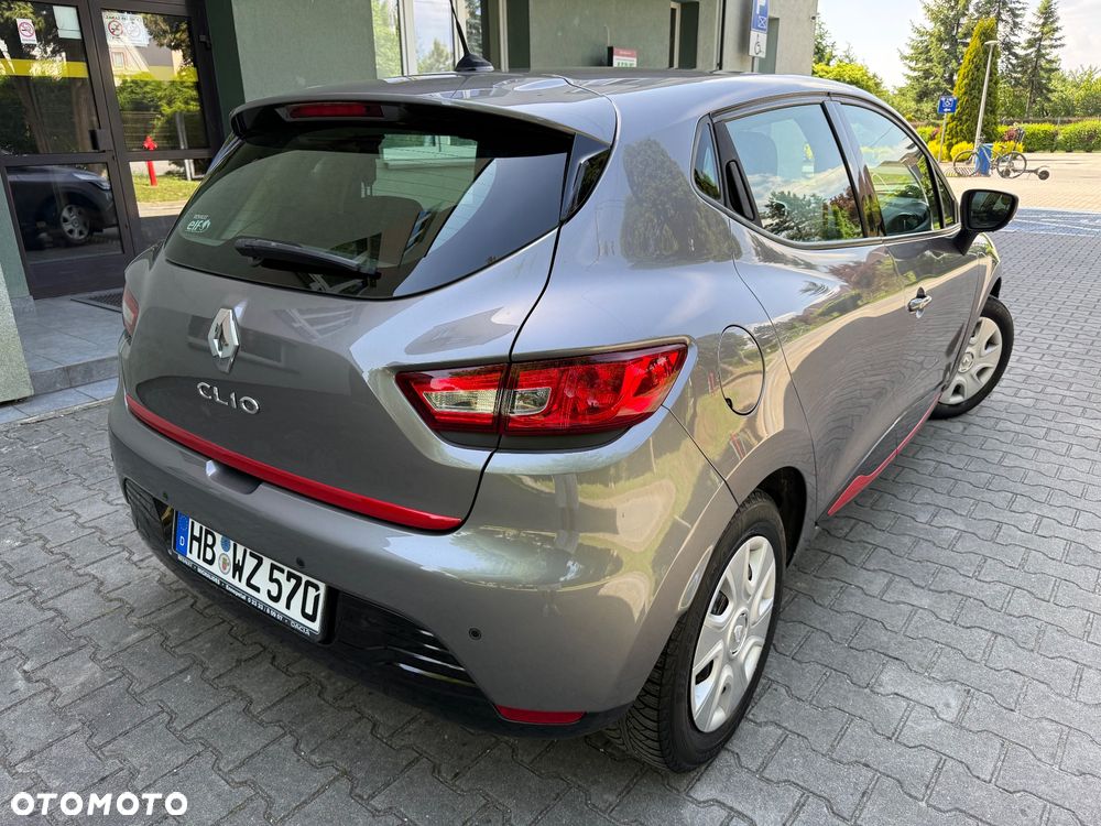 Renault Clio 1.2 16V 75 Experience - 17