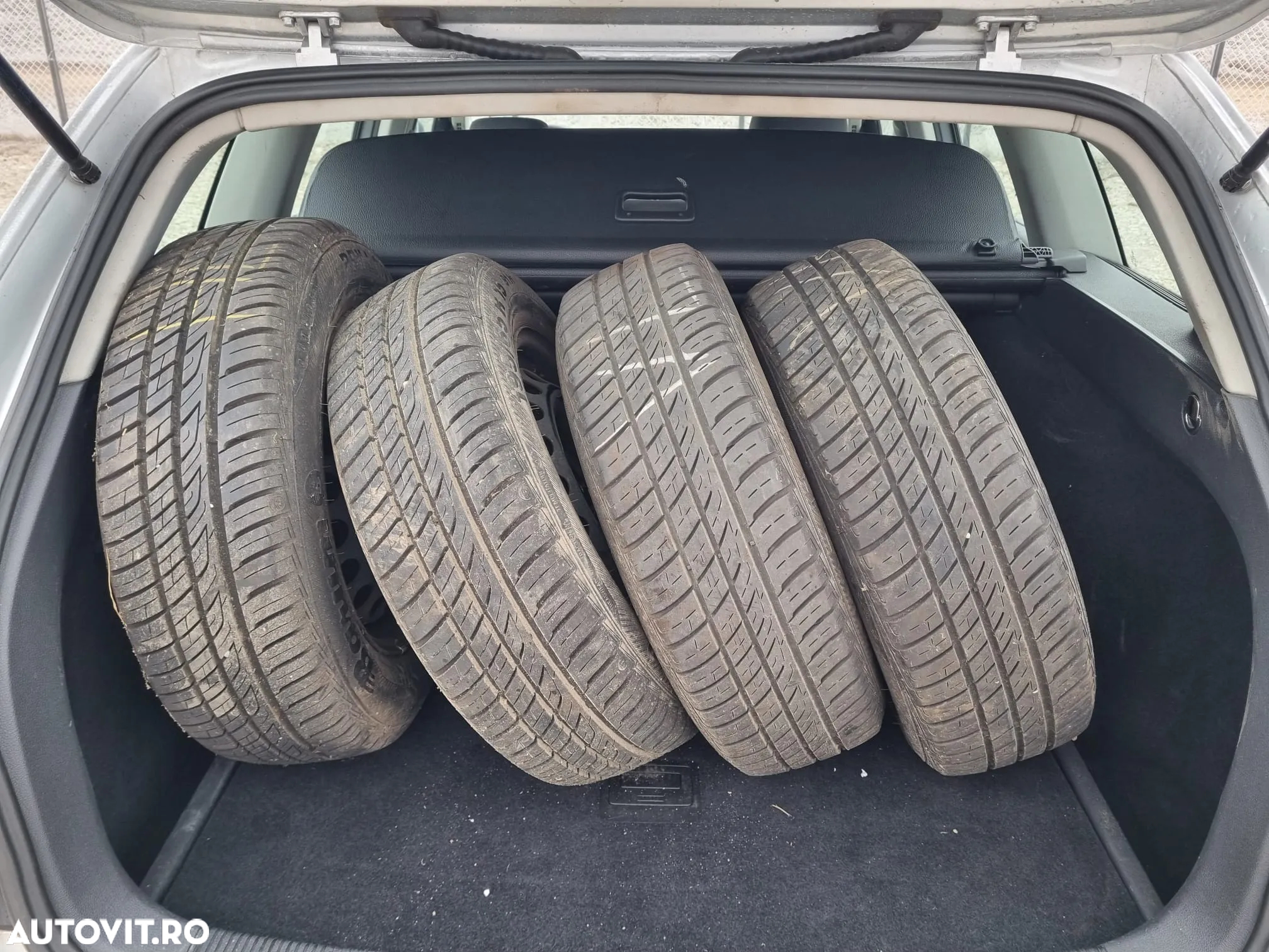 Volkswagen Golf Variant 1.9 TDI Trendline DPF - 24