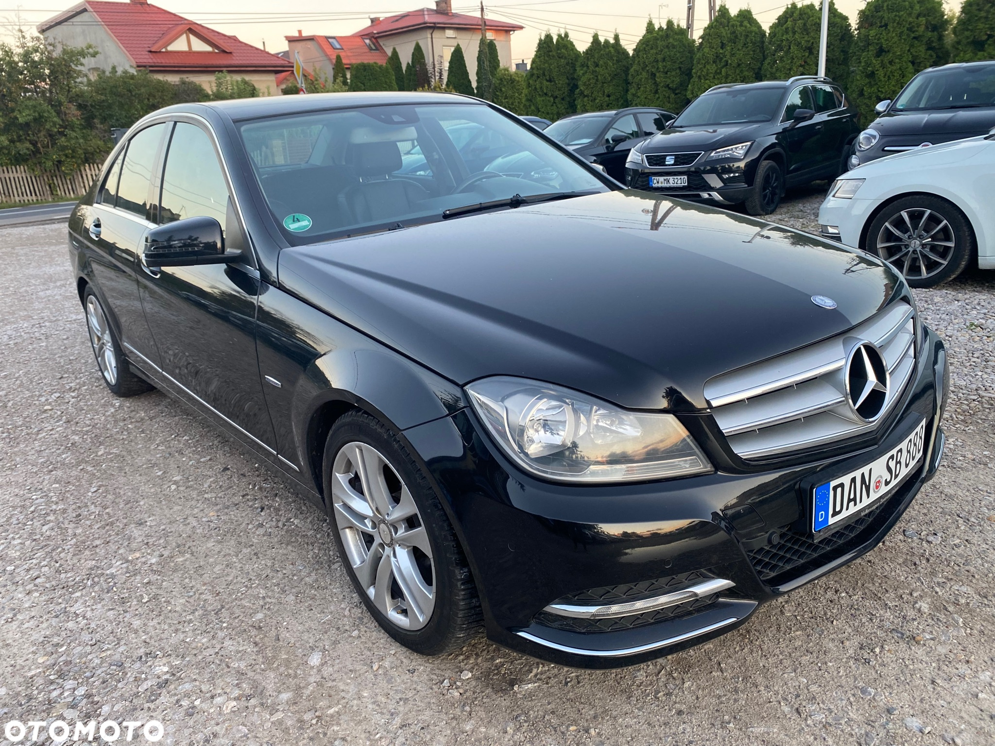 Mercedes-Benz Klasa C 180 CGI Automatik BlueEFFICIENCY Avantgarde - 34