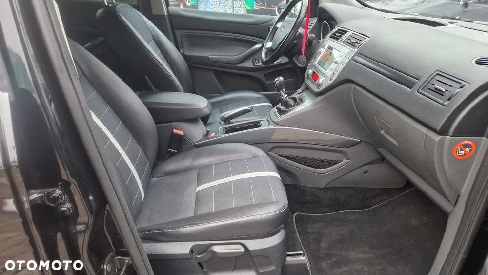 Ford Kuga 2.0 TDCi 2x4 Titanium - 26