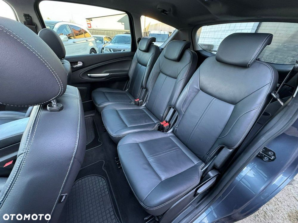 Ford S-Max - 22