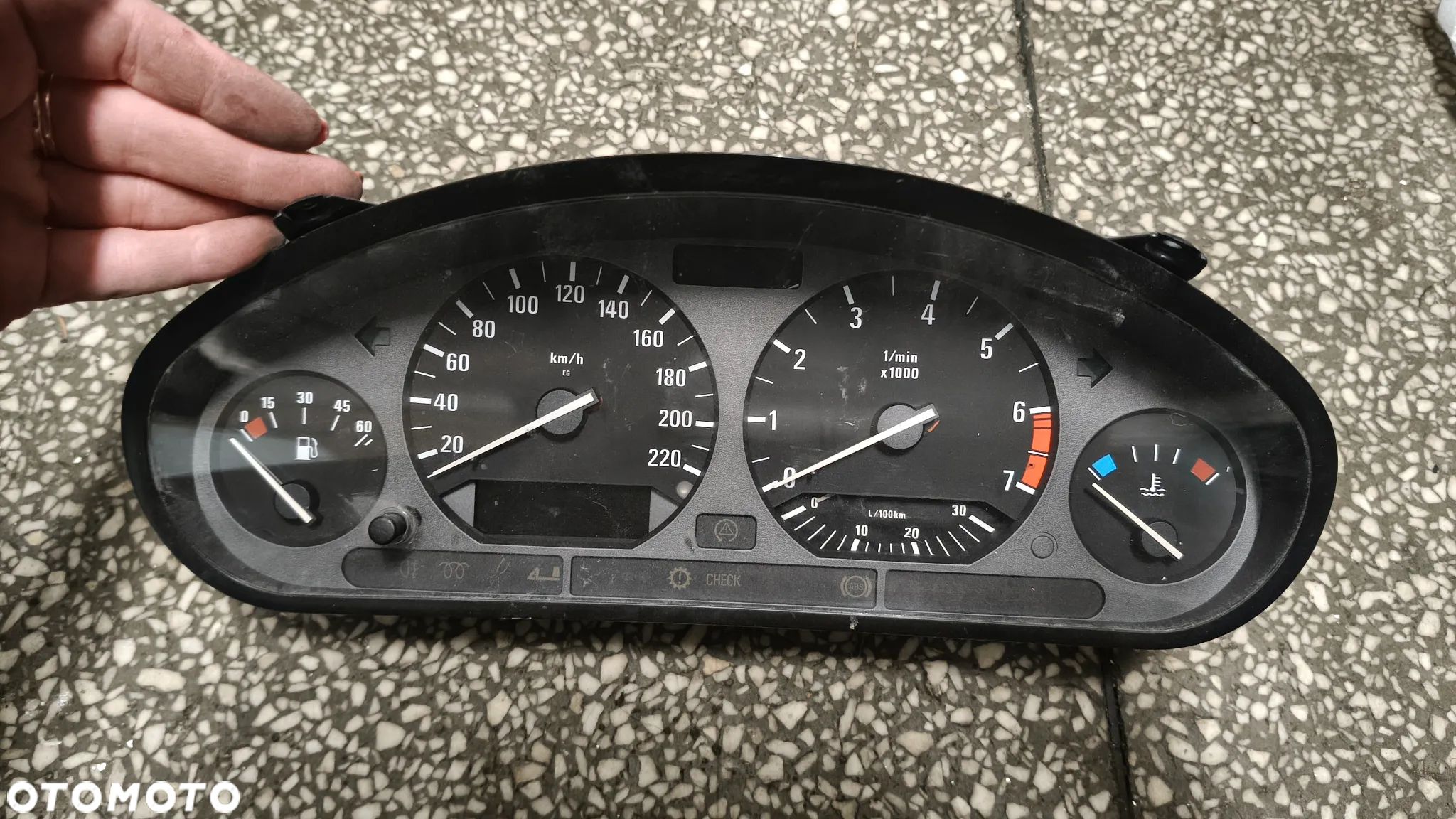 Licznik BMW E36 compact 318i - 1