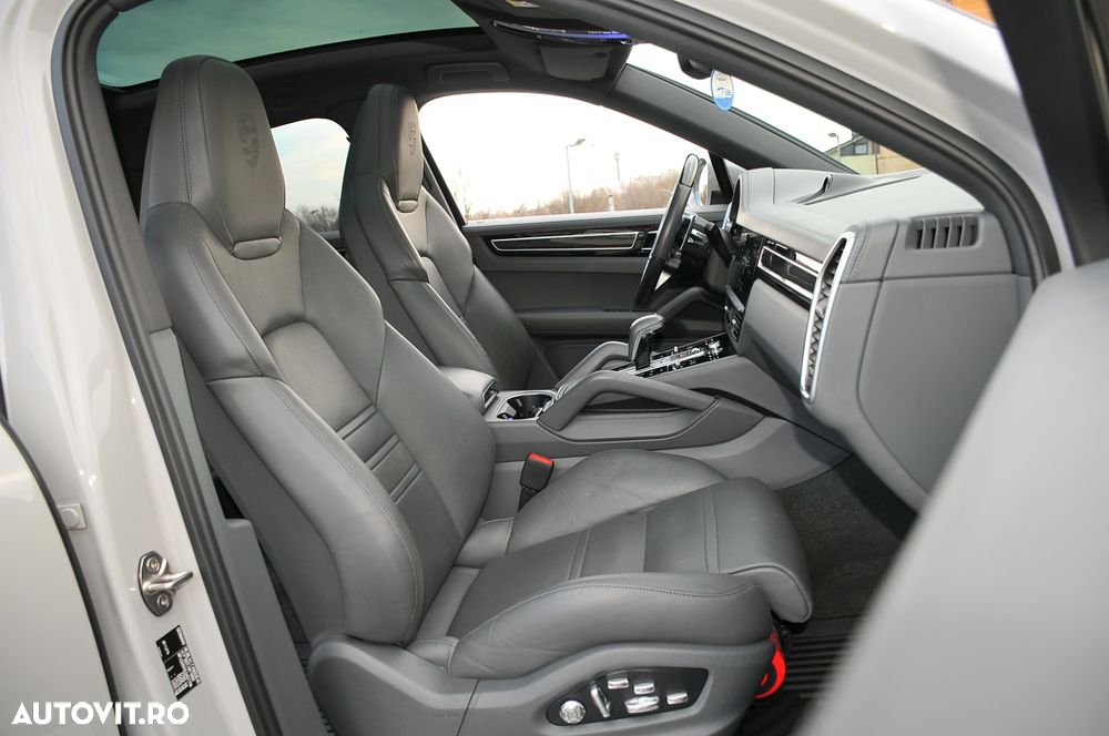 Porsche Cayenne Coupe Standard - 12