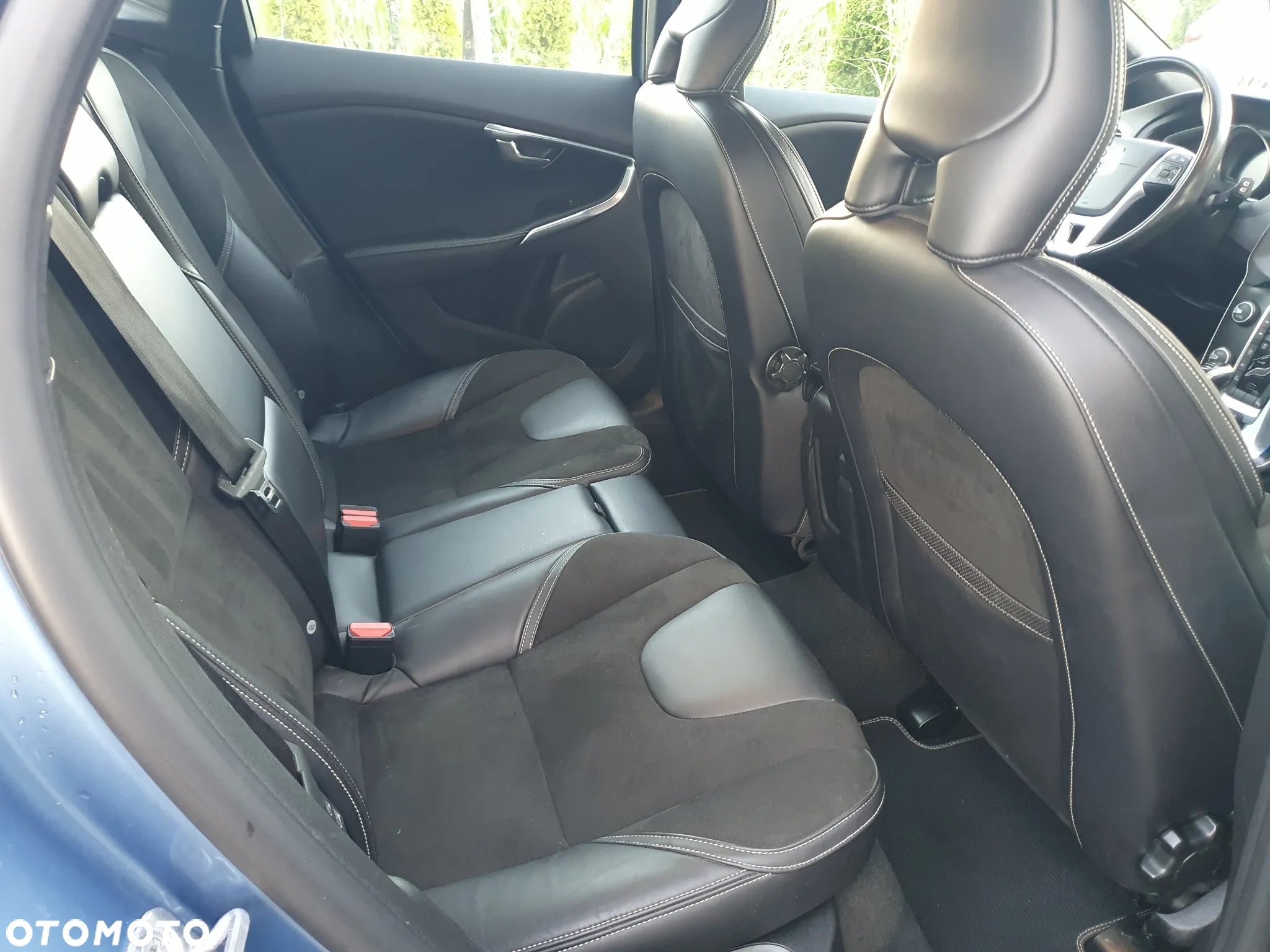 Volvo V40 D2 Drive-E R-Design Kinetic - 17