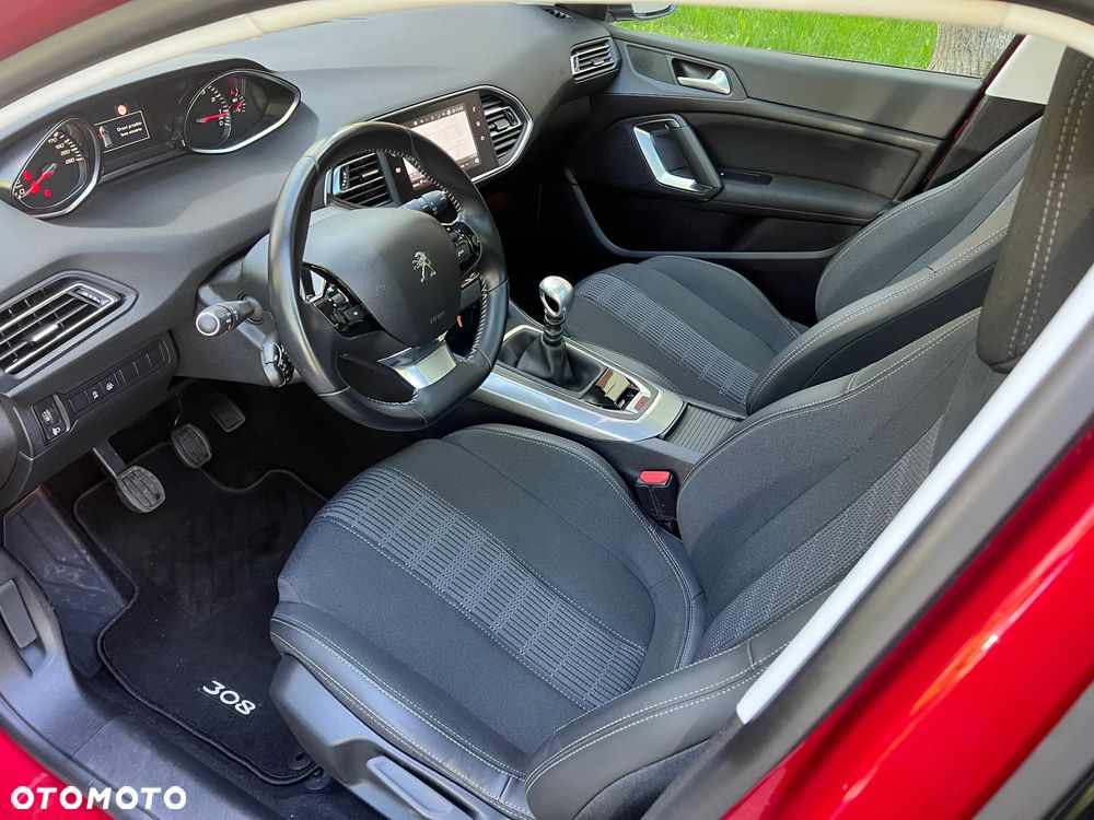 Peugeot 308 1.2 PureTech Allure S&S - 15