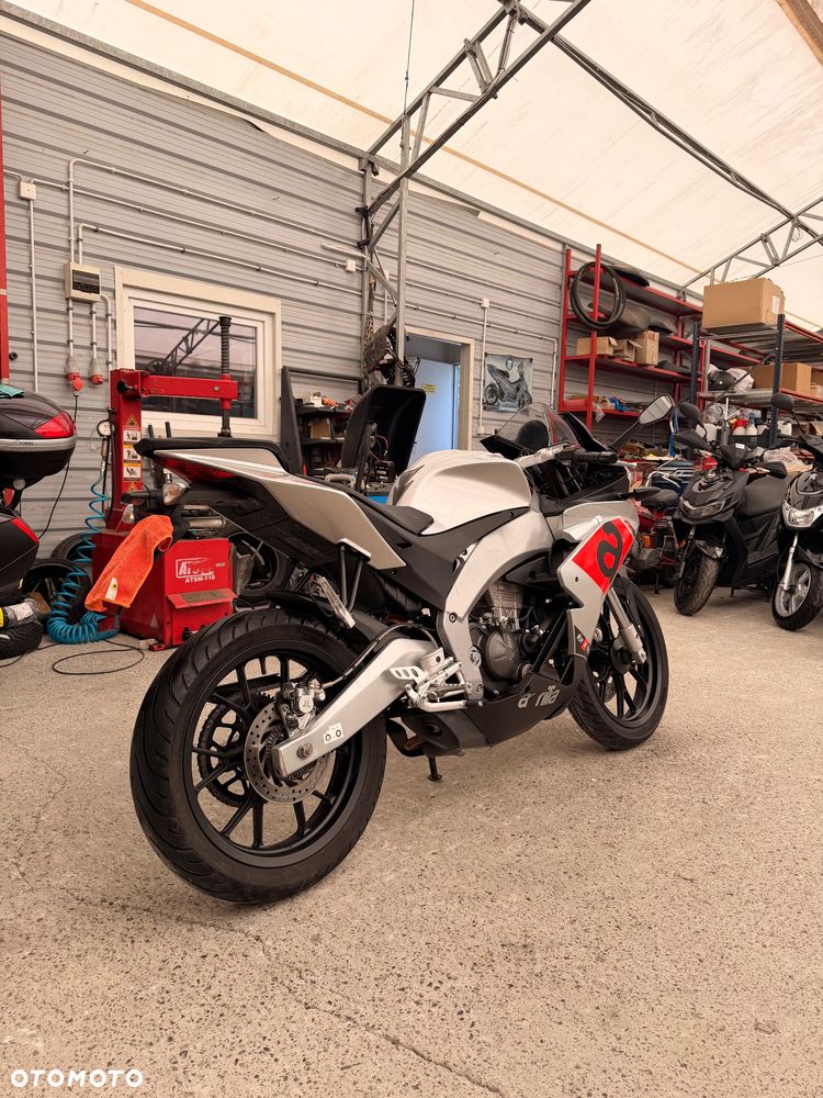 Aprilia RS - 8