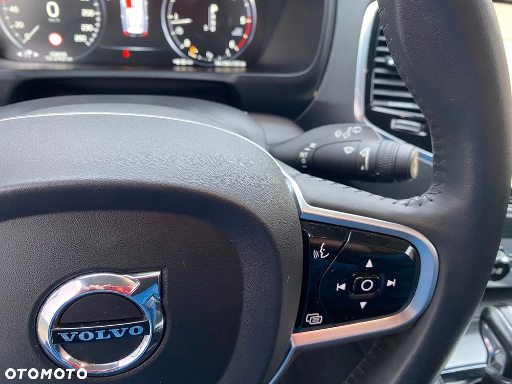 Volvo XC 90 D5 AWD Geartronic Momentum - 22