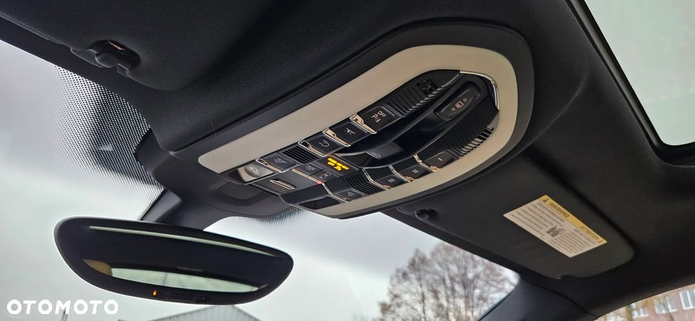 Porsche Cayenne S Tiptronic S - 39