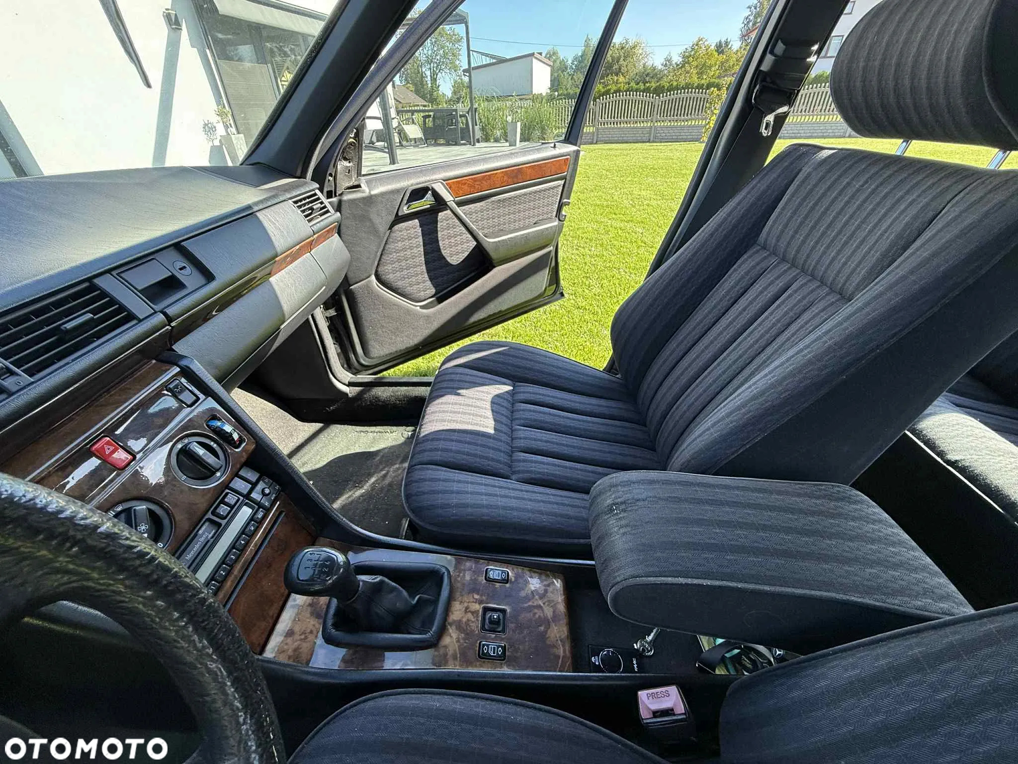 Mercedes-Benz W124 (1984-1993) - 25