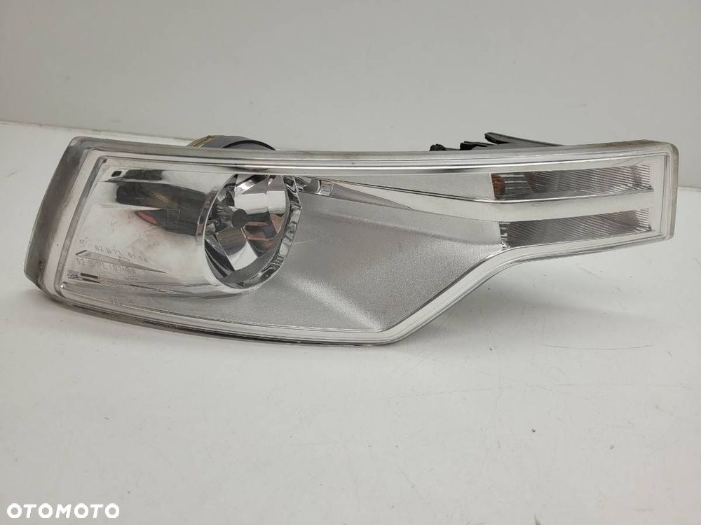 HALOGEN PRAWY PRZÓD CITROEN C5 III X7 EUROPA 271564-00