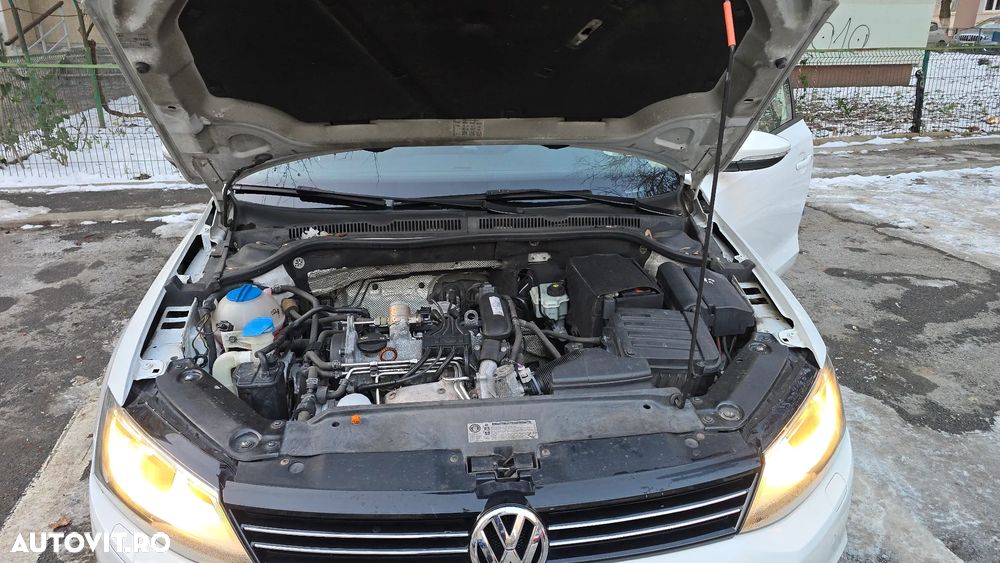 Volkswagen Jetta 1.2 TSI Trendline - 19