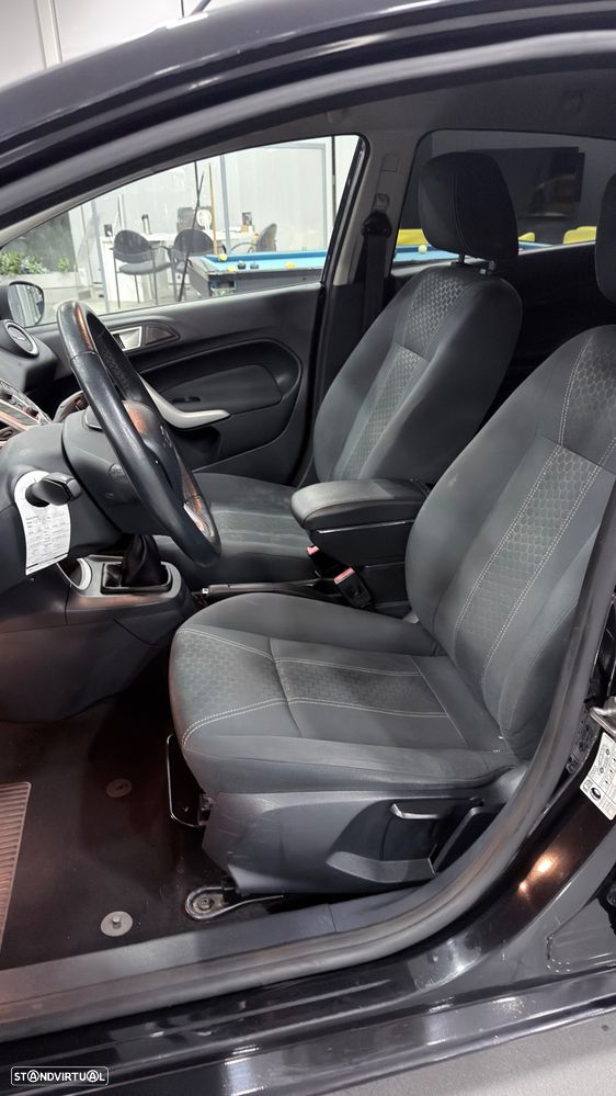 Ford Fiesta - 15