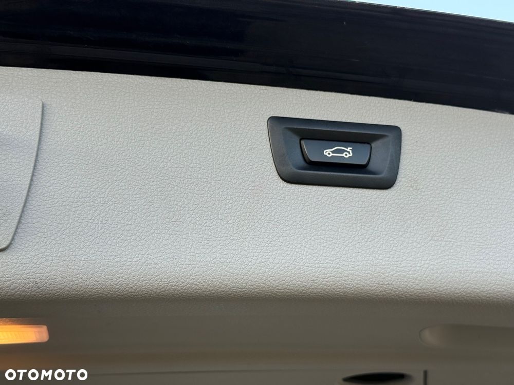 BMW Seria 3 318d Touring Advantage - 8