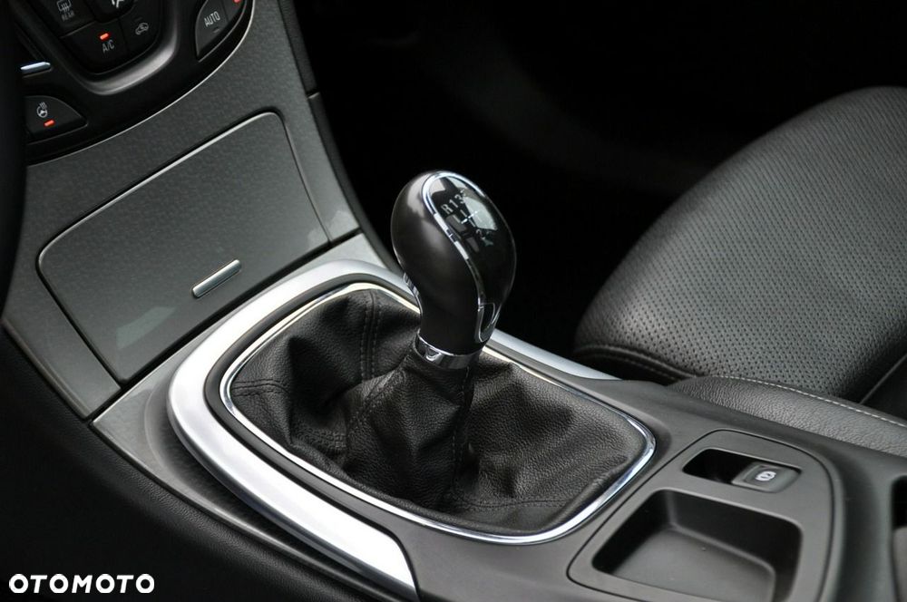Opel Insignia - 36