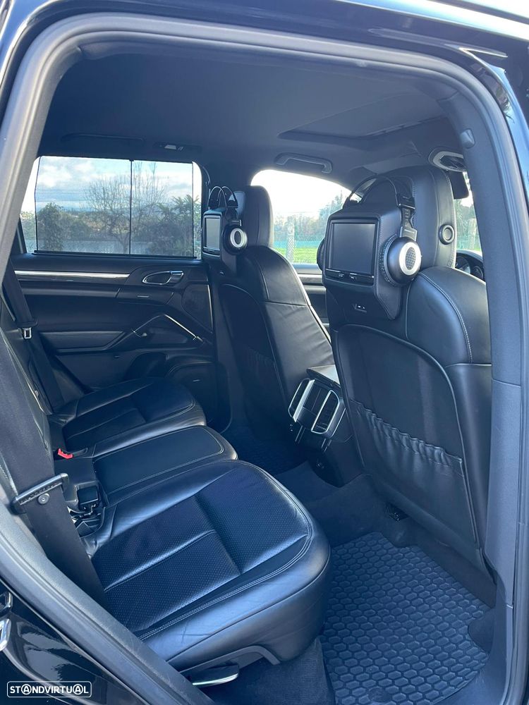 Porsche Cayenne S - 9