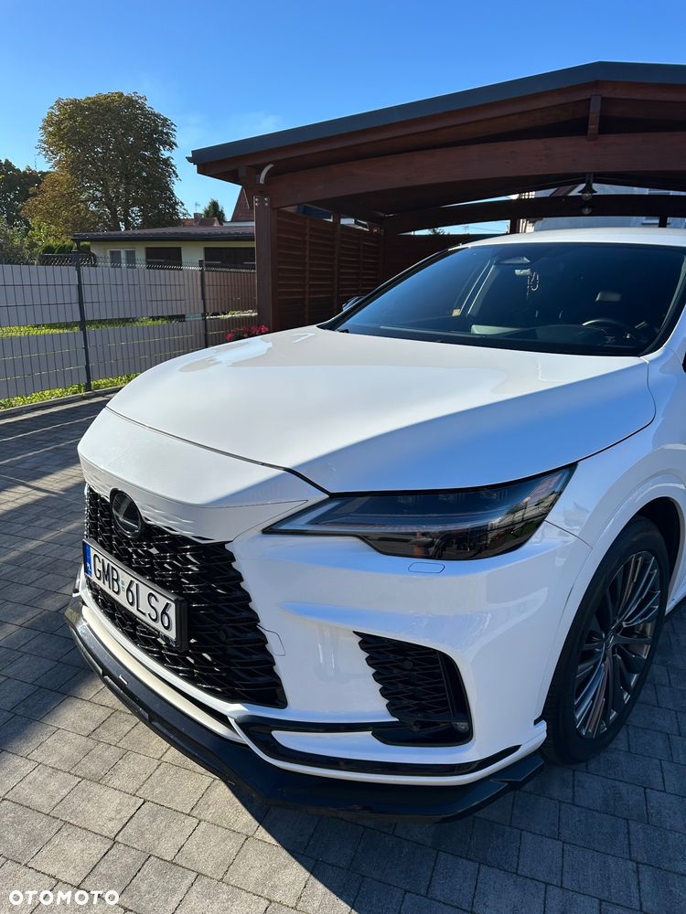 Lexus RX 500h F Sport Edition - 24