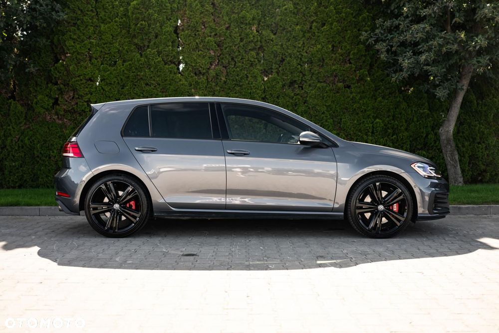 Volkswagen Golf - 9