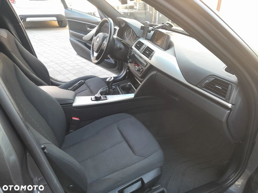 BMW Seria 3 - 17