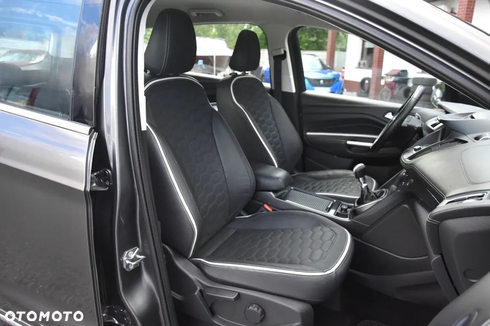 Ford Kuga 2.0 TDCi 2x4 Vignale - 25