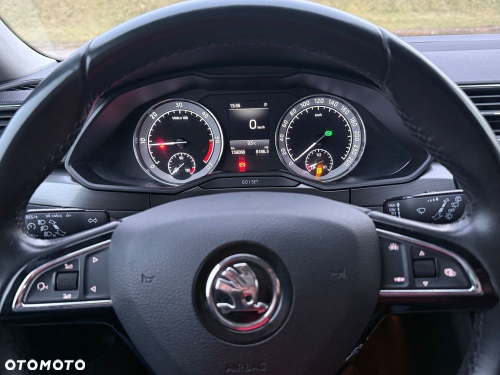 Skoda Superb 2.0 TDI SCR Ambition DSG - 9