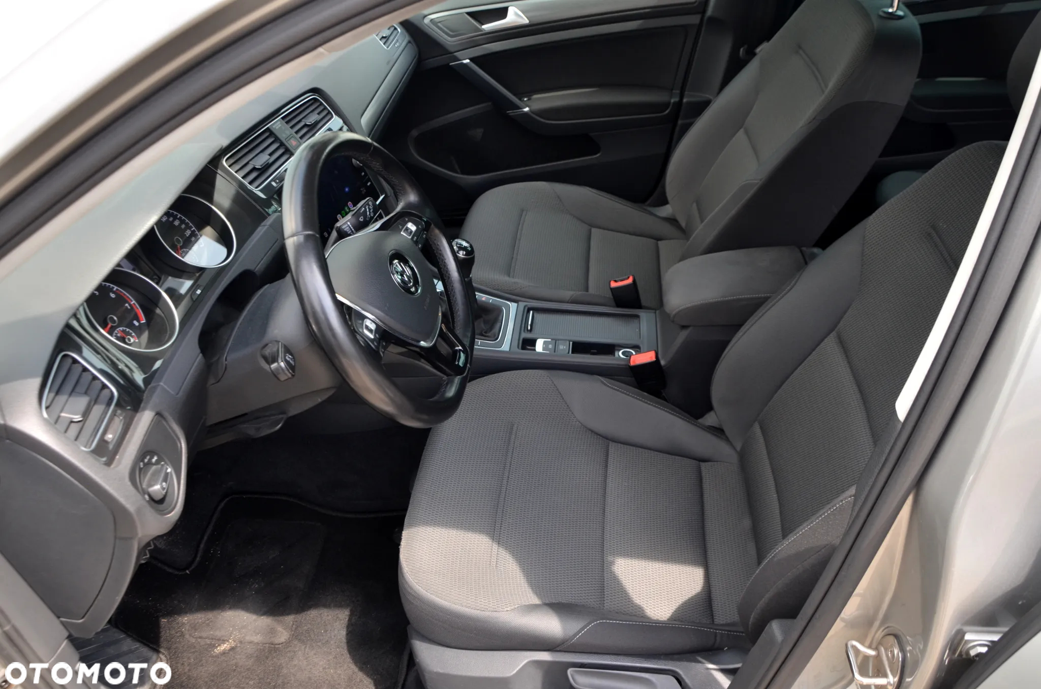 Volkswagen Golf VII 1.5 TSI BMT Comfortline - 15