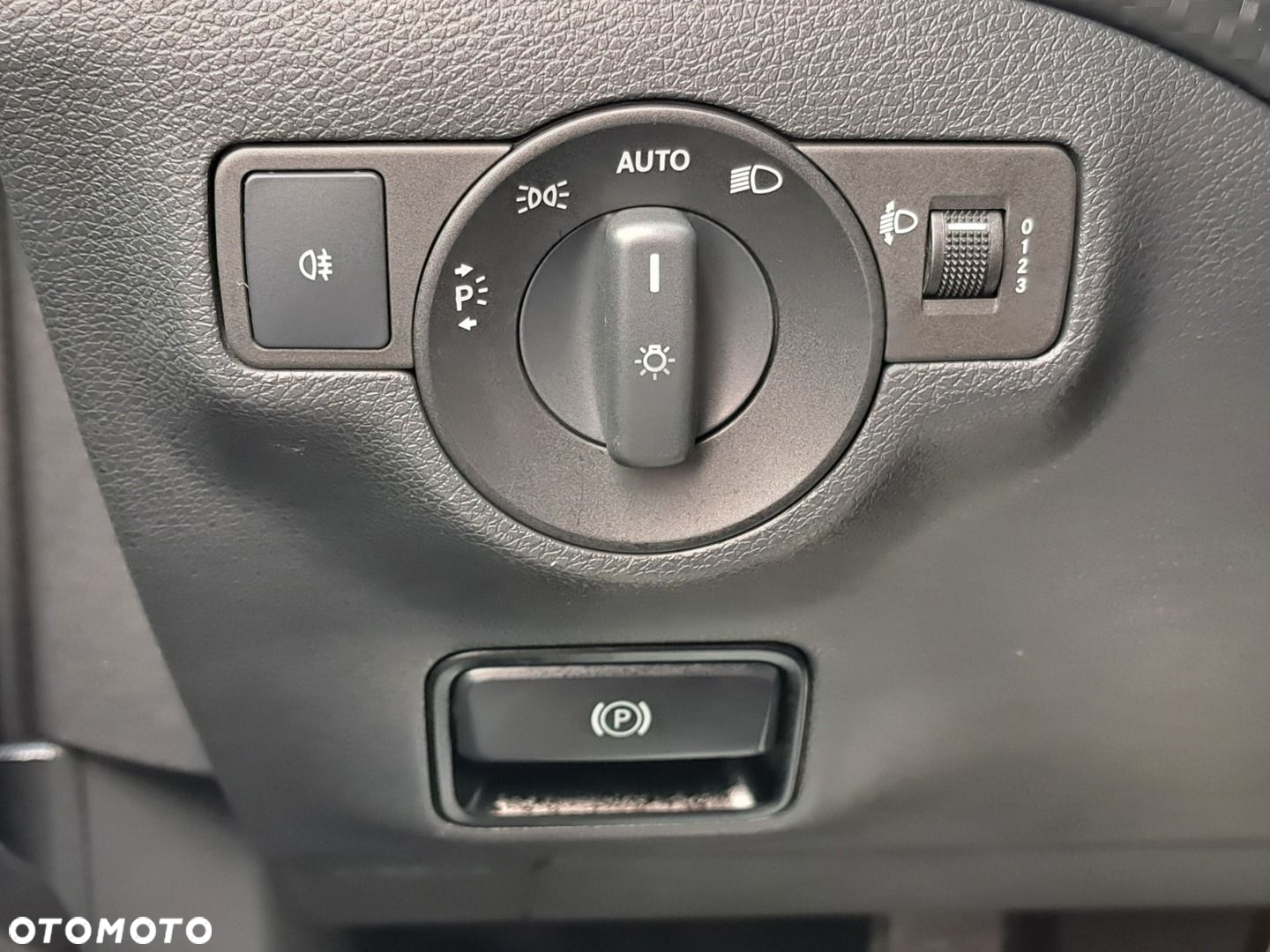 Mercedes-Benz GLA 180 d - 19