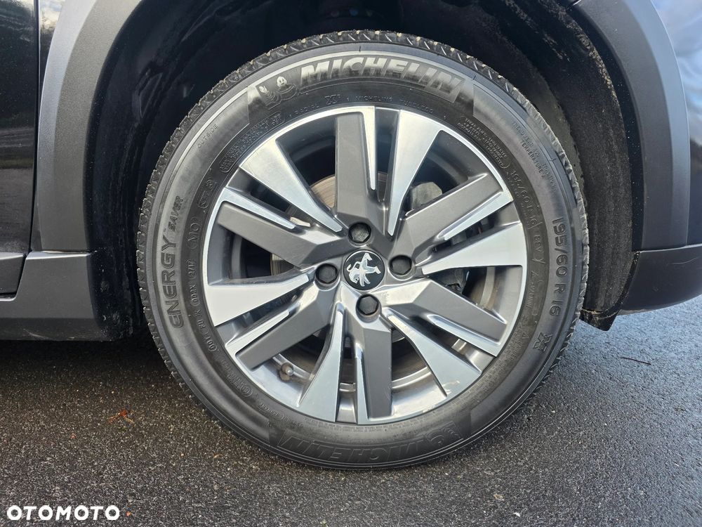 Peugeot 2008 1.2 Pure Tech Allure S&S EAT6 - 10