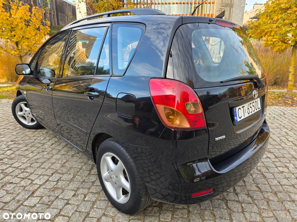 Toyota Corolla Verso - 7