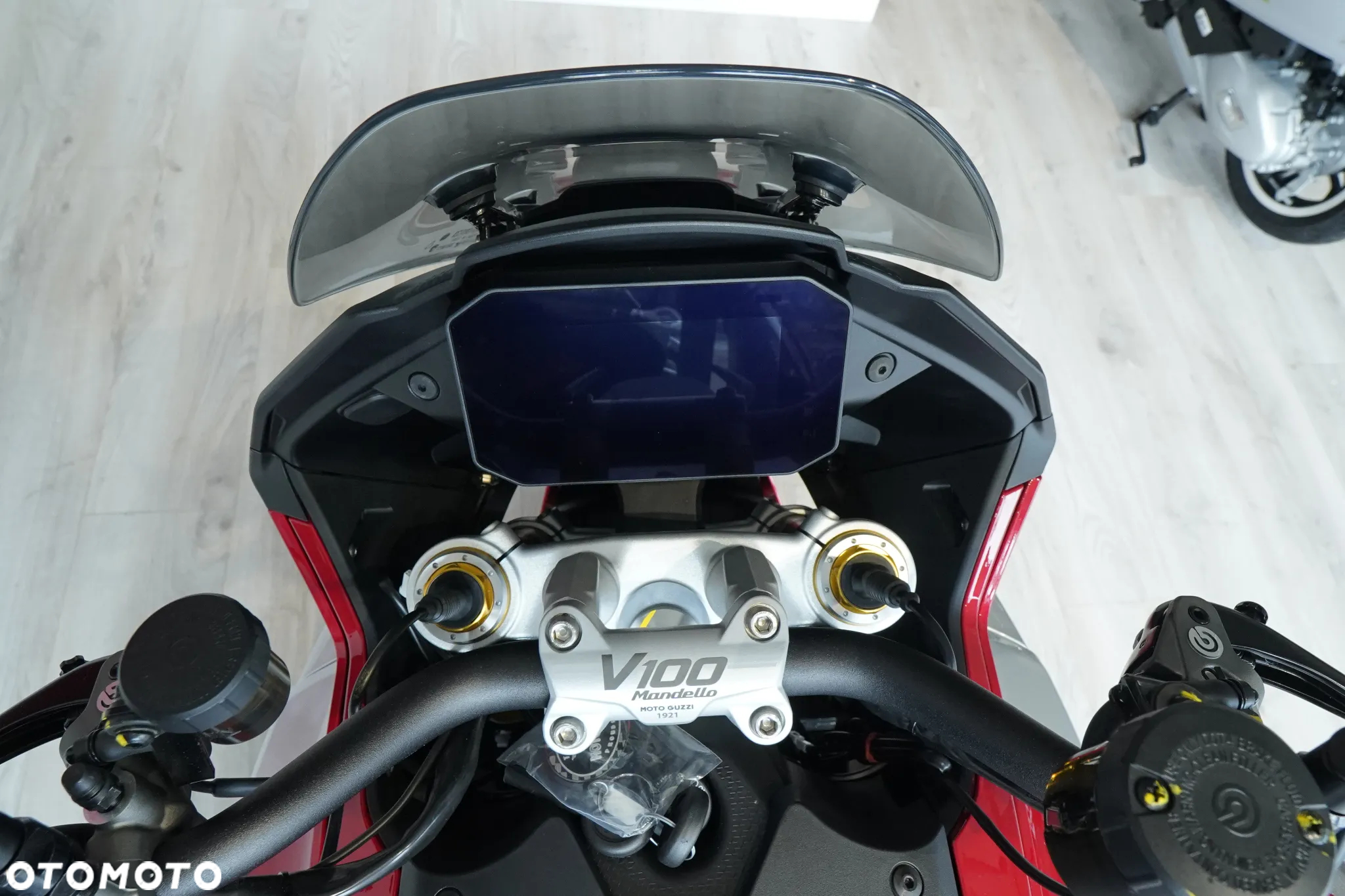 Moto Guzzi V100 Mandello - 13