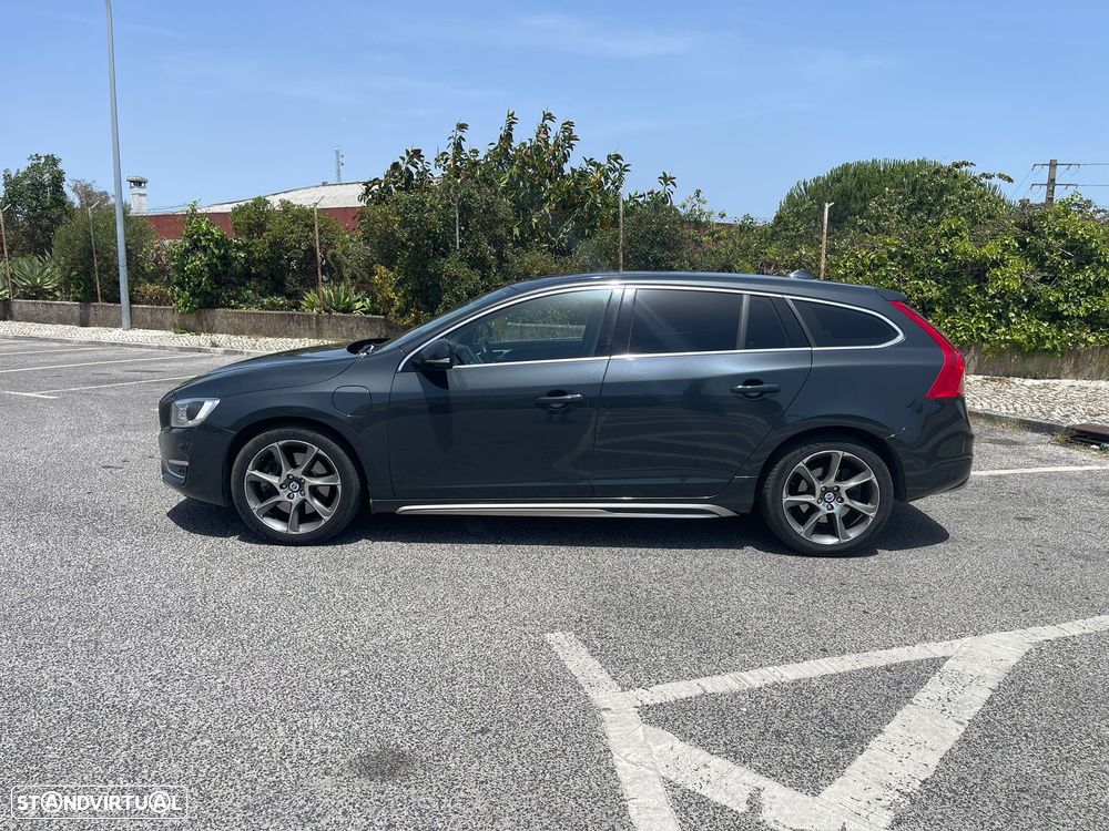 Volvo V60 D6 Plug-In-Hybrid AWD Geartronic Momentum - 3