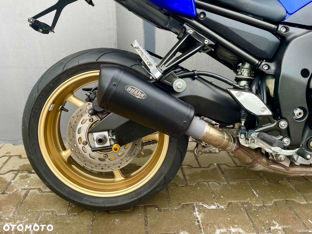 Yamaha FZ8 - 10