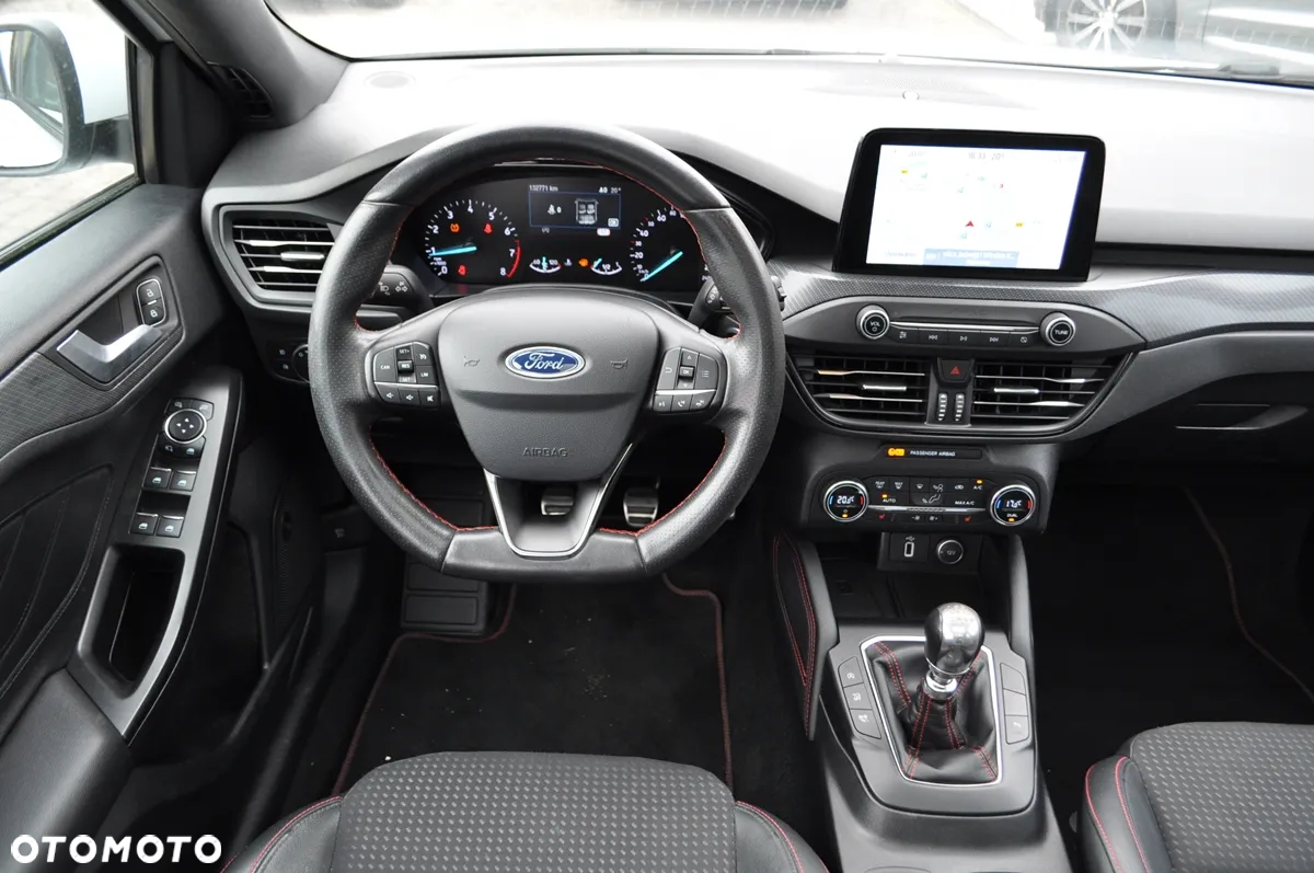 Ford Focus 1.0 EcoBoost Hybrid ST-LINE VIGNALE - 17