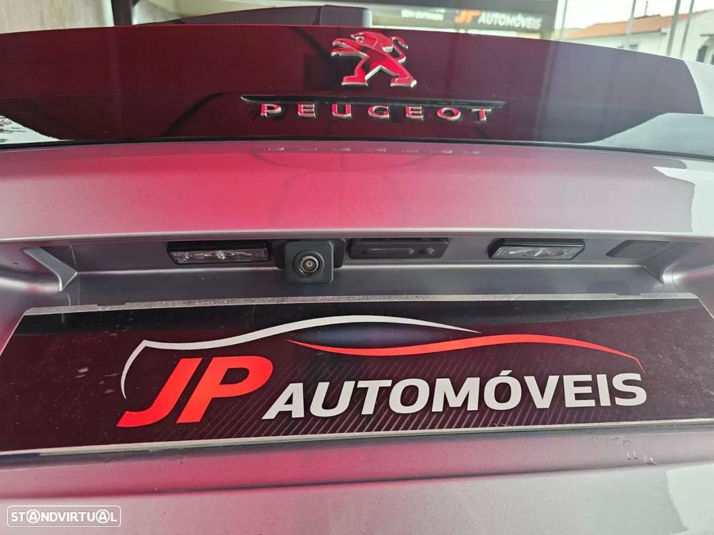 Peugeot 3008 Plug-In Hybrid 225 e-EAT8 Allure Pack - 13