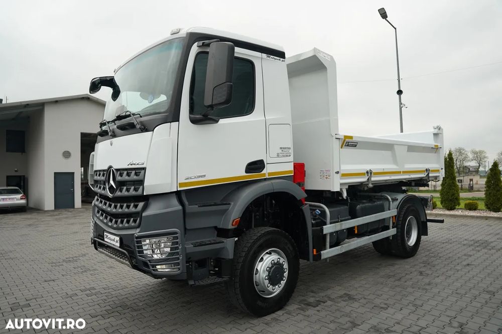 Mercedes-Benz AROCS 2038 / 4x4 / BASCULABILĂ PE DOUĂ LATE / HIDRODOLTA / AUTOMATĂ / - 15