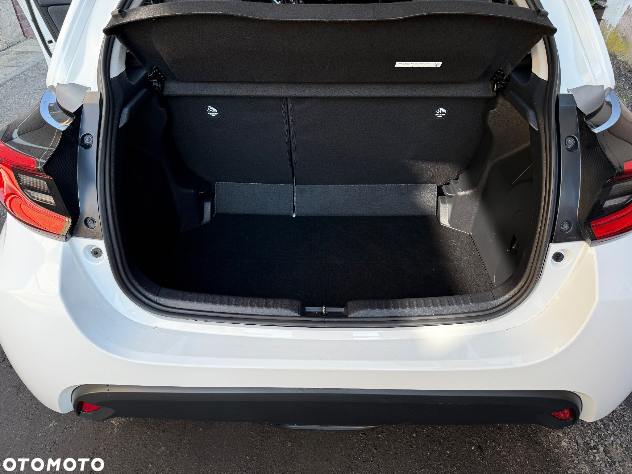 Toyota Yaris Hybrid 116 1.5 VVT-i Comfort - 16