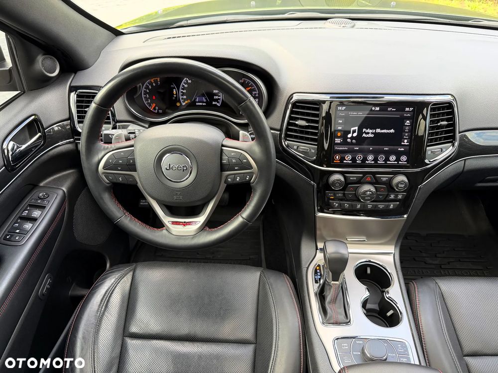 Jeep Grand Cherokee - 27