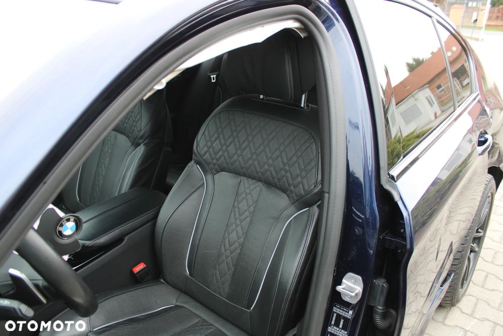 BMW Seria 5 540i xDrive mHEV M Sport sport - 17