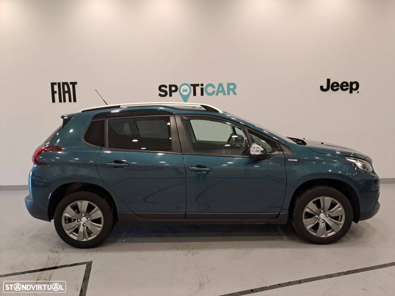Peugeot 2008 1.2 PureTech Style - 4