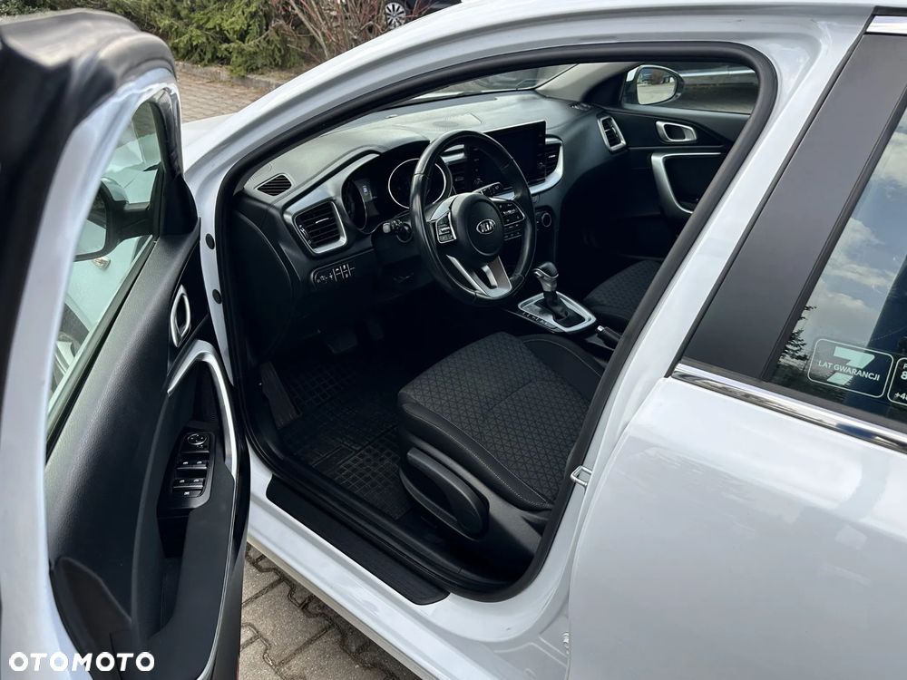 Kia Ceed - 16
