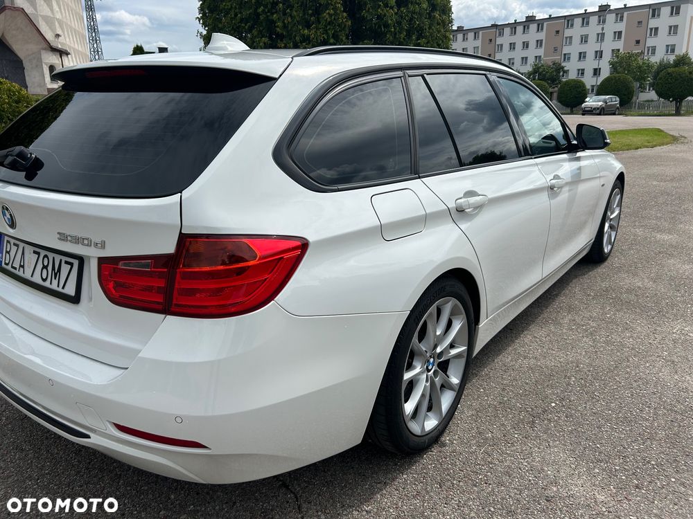 BMW Seria 3 330d Sport Line - 11