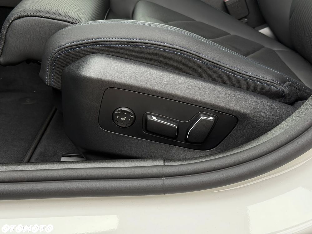 BMW Seria 5 530e PHEV M Sport - 19