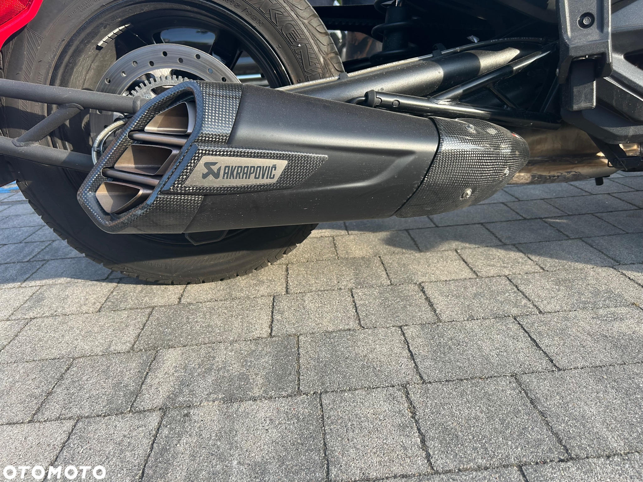 Can-Am Spyder - 24