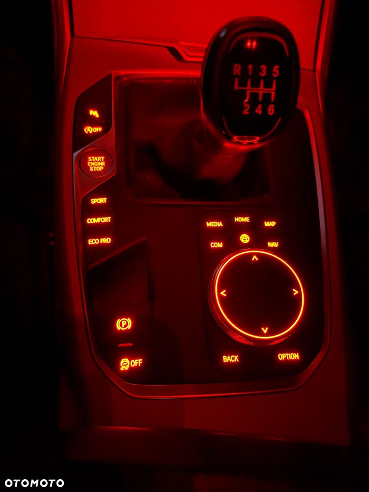 BMW Seria 3 318i - 14