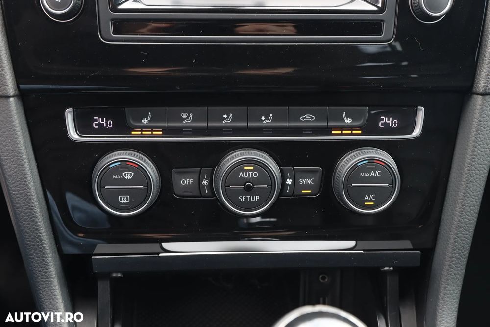 Volkswagen Golf 1.6 TDI DPF BlueMotion Technology Highline - 27